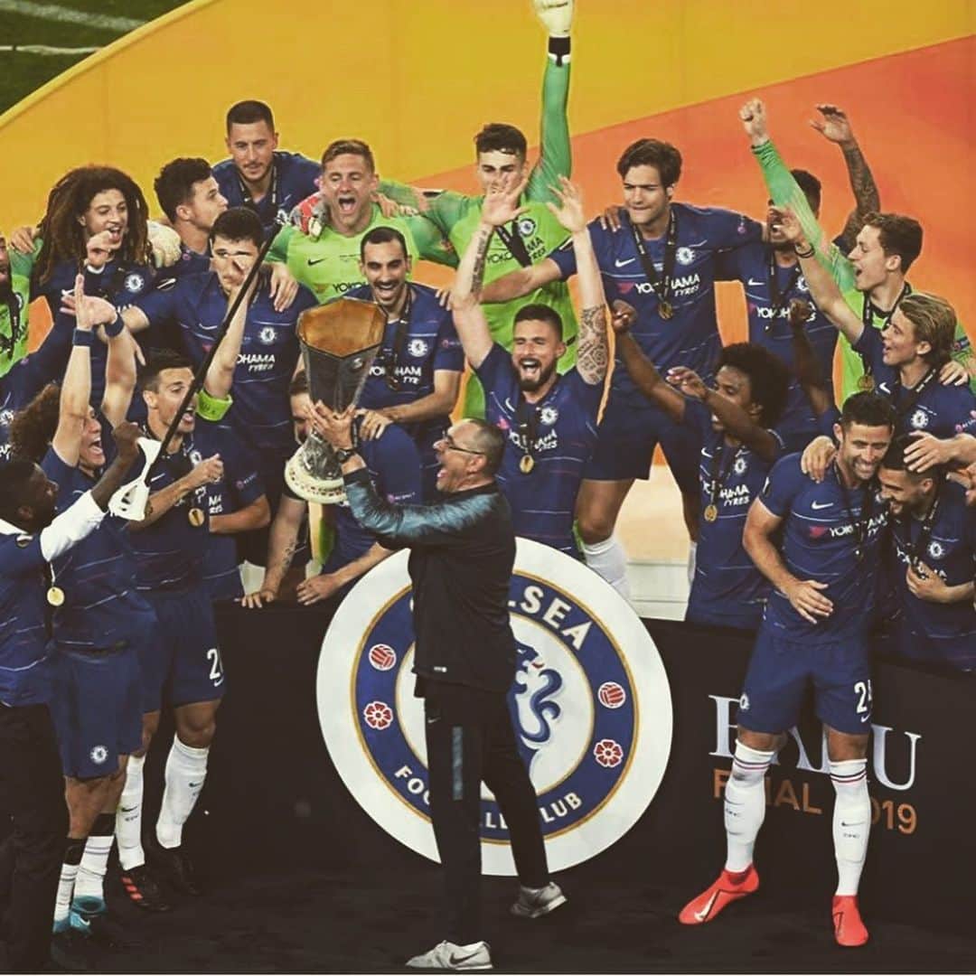 ダニー・ドリンクウォーターのインスタグラム：「Love it lads.. ya did it 👏🏼🏆 fully deserved! A great way to end the @chelseafc season. 🙌🏼 Time now it’s finished to have a good think about changes for the new season! Learned a lot of things this season and remained professional through what felt like the longest season... bring on 2019/20 😁」