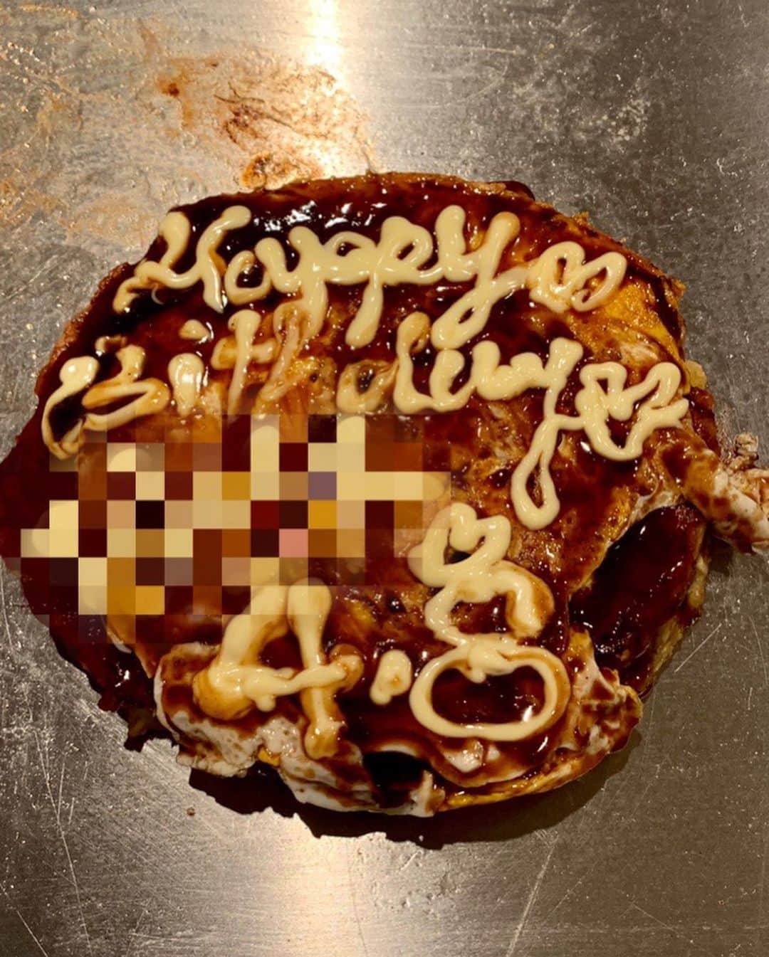 福井晶一さんのインスタグラム写真 - (福井晶一Instagram)「久し振りに行きつけのお店へ 最高に美味しかった！ しかもお好み焼きにメッセージが… なんと息子の誕生を祝ってくださいました。 ありがとうございます。  #行きつけ #鉄板焼き #お好み焼き」5月31日 1時39分 - shoichi.fukui