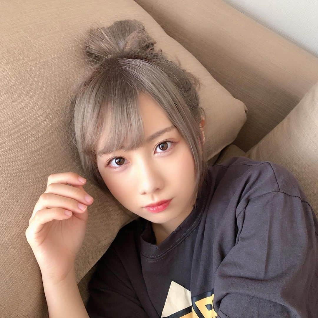 きりたんぽさんのインスタグラム写真 - (きりたんぽInstagram)「団子寝🍡」5月30日 20時14分 - kiritampopopo