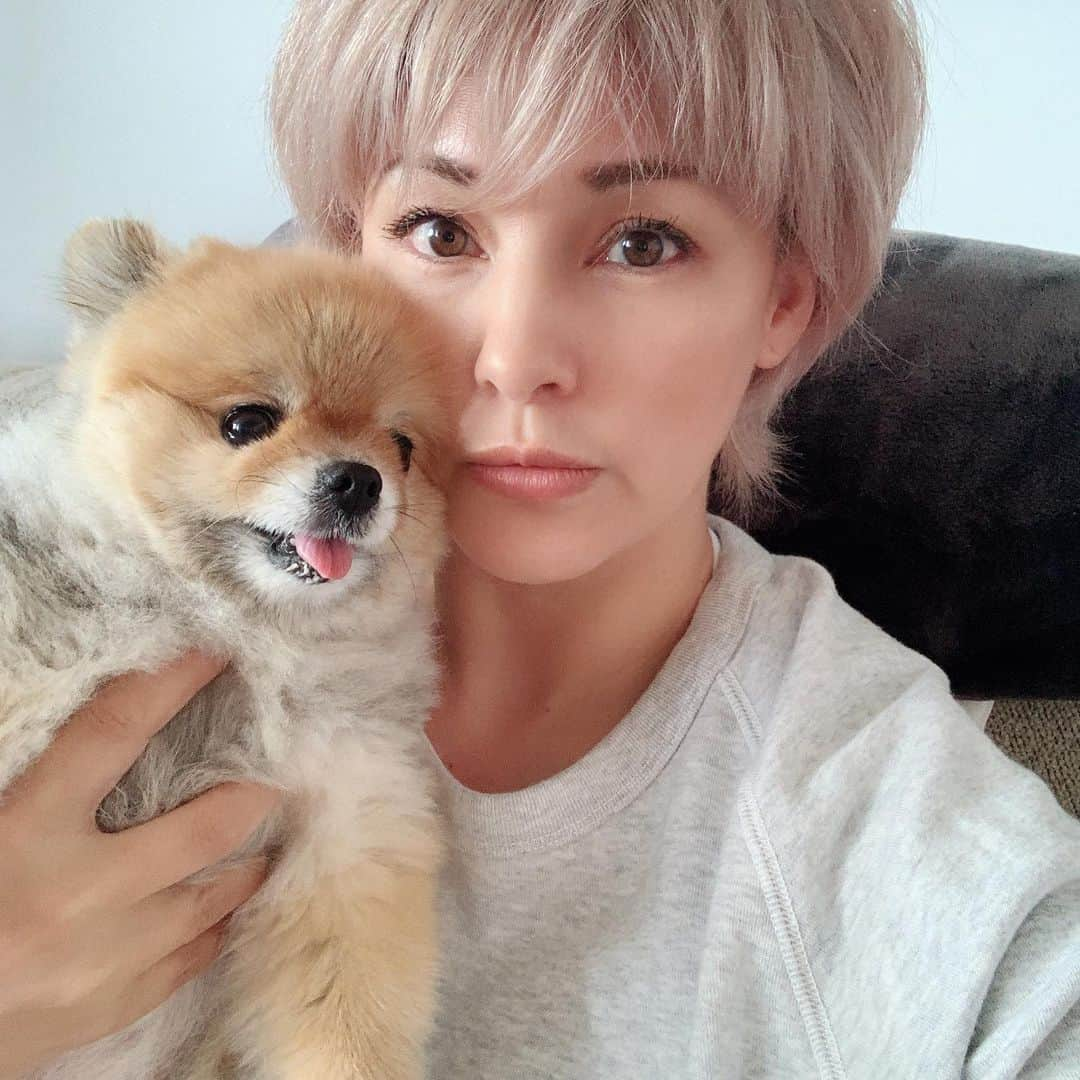 梅宮アンナさんのインスタグラム写真 - (梅宮アンナInstagram)「家族全員集合〜〜💕 #family  #梅宮pets  #アボカドちゃん🥑  #梅宮家 #梅宮pets」5月30日 20時31分 - annaumemiya