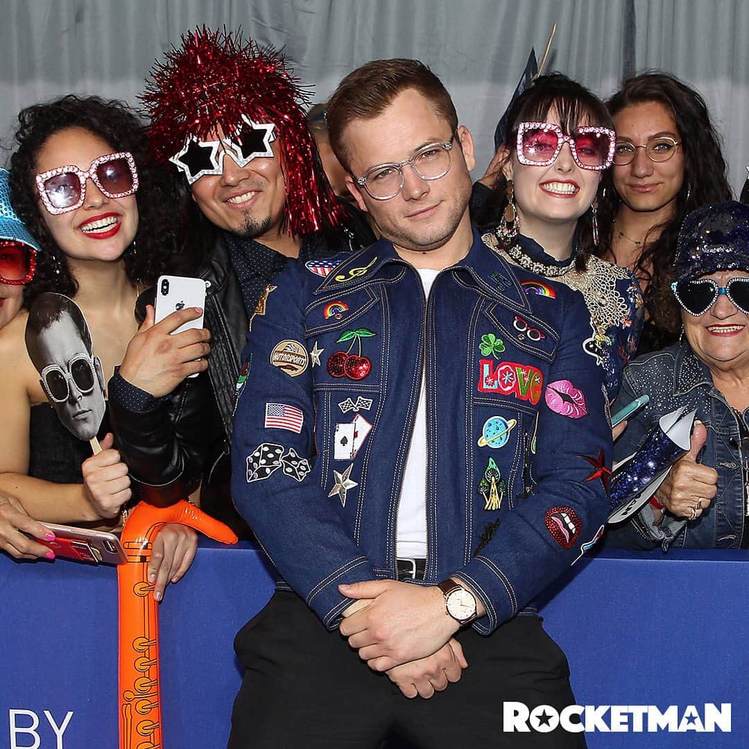 エルトン・ジョンさんのインスタグラム写真 - (エルトン・ジョンInstagram)「So massively proud seeing the #Rocketman 🚀 team at the US premiere. Thank you to all the guests and fans for your support last night 🚀🚀 @rocketmanmovie」5月30日 20時31分 - eltonjohn