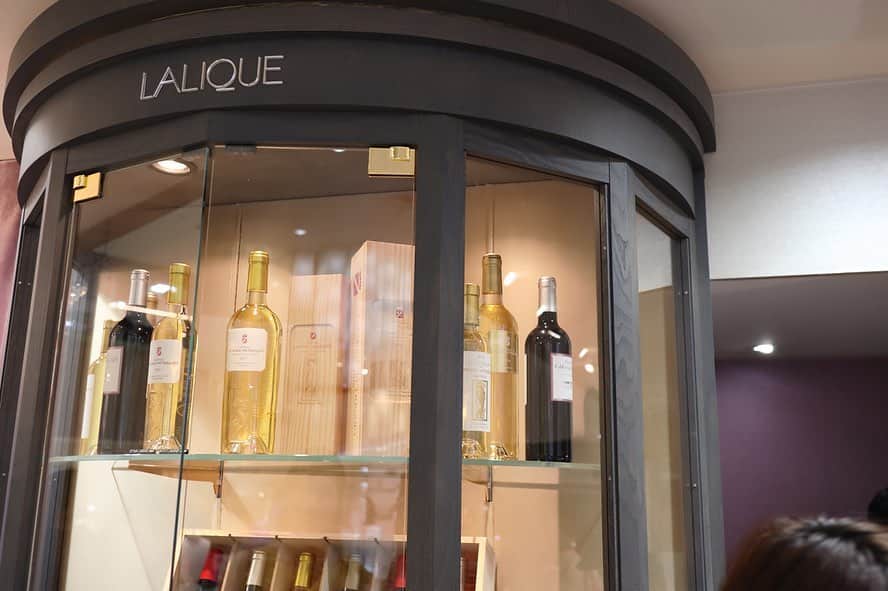寿春花果さんのインスタグラム写真 - (寿春花果Instagram)「@chateaufaugeres 私はシャンパンを頂きました♡  とっても美味しかった🍷 6本セットのものは贈り物にも喜ばれそう❤️ #ラリック#lalique  @lalique」5月30日 20時39分 - hanaka_yu