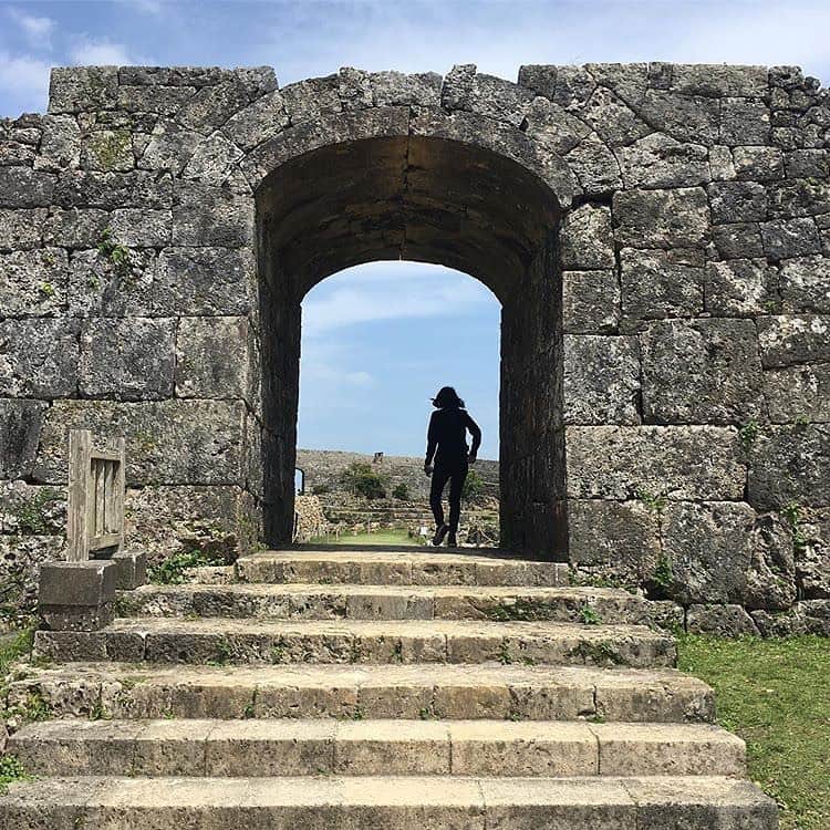 Be.okinawaさんのインスタグラム写真 - (Be.okinawaInstagram)「Nakagusuku Castle is one of the best preserved castles in Okinawa and is registered as a World Heritage Site. 📷:@hazierfaze  #nakagusukucastle #kitanakagusukuvillage #나카구스쿠  #기타나카구스쿠 #中城城址 #北中城村 #castle #castleruins #japancastle #history #beokinawa #visitokinawa」5月30日 20時44分 - visitokinawajapan