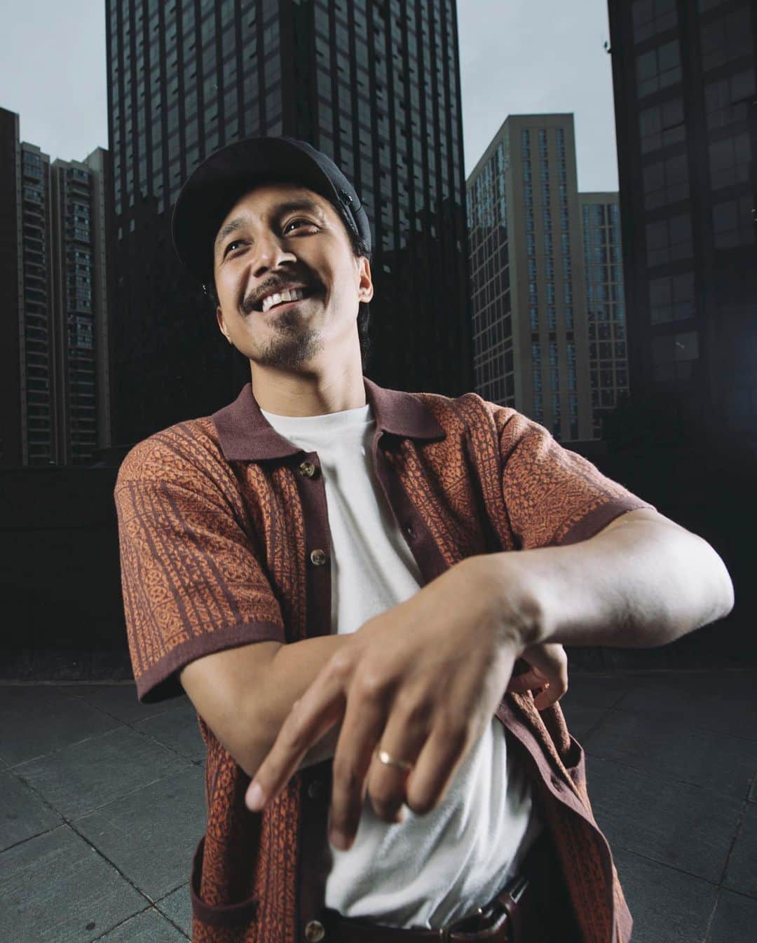 ショーン・エバリストのインスタグラム：「Positivity is a superpower. Was reminded this week to keep on shining✨📸: @littleshao 🏢: @arenadancecomp by @sinostage x @kinjaz . . . . . 1 Month and 12 days of marriage btw. Super jet lagged atm...anyway officially received our license which was freaking awesome. Also saw how my wife gets her eye lashes done Japanese style 🧐 I never knew so much goes into it🤷🏻‍♂️👏🏽 Also we went to Home Depot to choose paint for one of our rooms, took at least 35 minutes to decide. Looks great though! Lastly, back from China and date night watching Aladdin was🔥She cried, I did too...so what! haha oh, we’ve probably used the toaster twice so far, she was right. The cheaper toaster was a better idea😐」