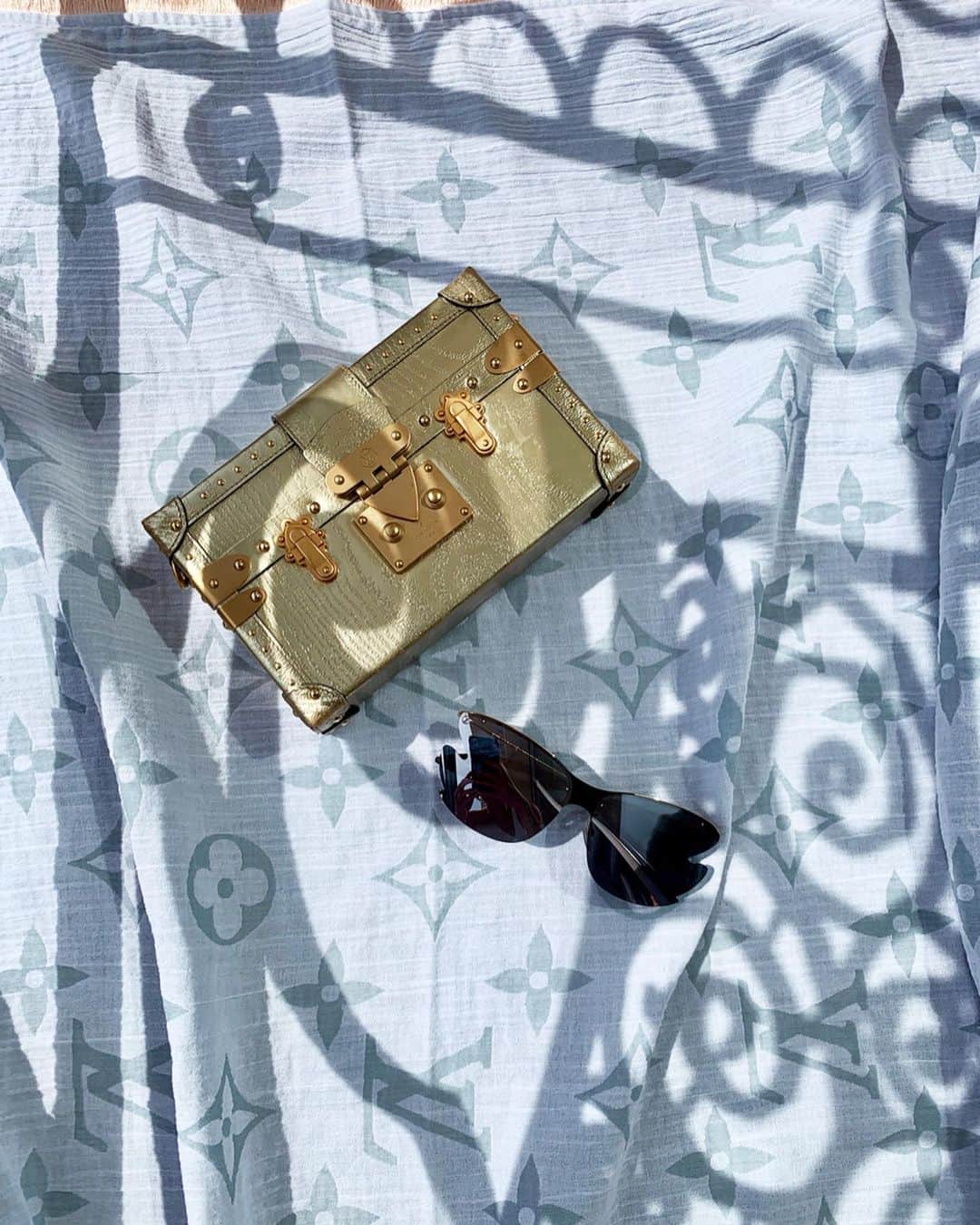レオニー・ハンネさんのインスタグラム写真 - (レオニー・ハンネInstagram)「@louisvuitton towel obsession.✨ Anzeige/Ad #LouisVuitton #Cannes」5月30日 21時09分 - leoniehanne