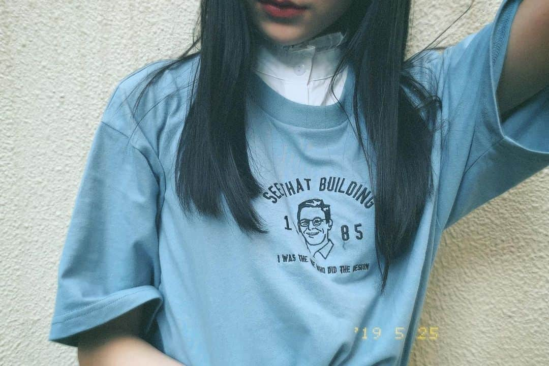 鈴木美羽さんのインスタグラム写真 - (鈴木美羽Instagram)「おじさんTシャツ りほに、みうパパに似てる〜って言われた。笑」5月30日 21時09分 - suzukimiu_0414