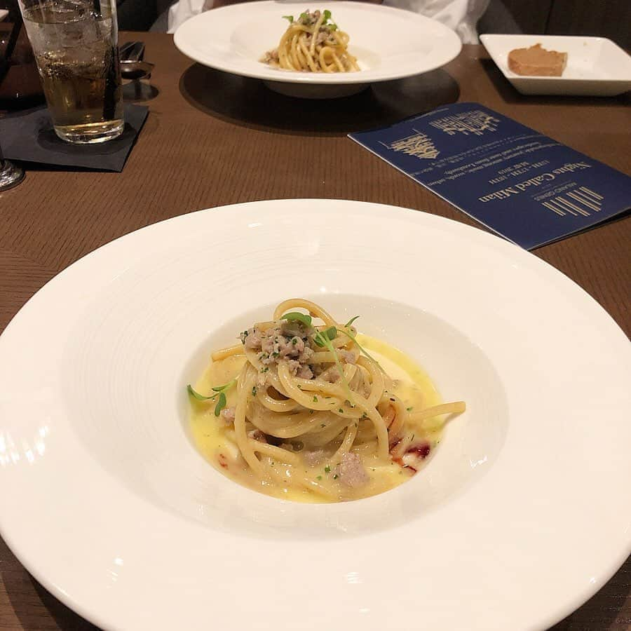 藤川沙弥さんのインスタグラム写真 - (藤川沙弥Instagram)「先日スイスホテルで3人でDinnerを🍽﻿ ﻿ この日の為にミラノから来日された﻿ ミシュランシェフの作るコースを 頂きました🙏🏻✨﻿ ﻿ 現役で舞台俳優もされている﻿ イタリア歌手の﻿方の 生演奏のライブを聴きながら🎼﻿ 贅沢な時間でした💗﻿」5月30日 21時06分 - s_a_y_a_p_i