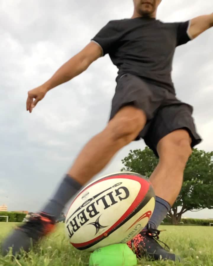 君島良夫のインスタグラム：「DO YOUR PRACTICE AND ALL IS COMING 🥾🏉 . @blksportjp #BLK  @xbladesrugbyjp #XBladesJp  @japan_elite_kicking #JEK」