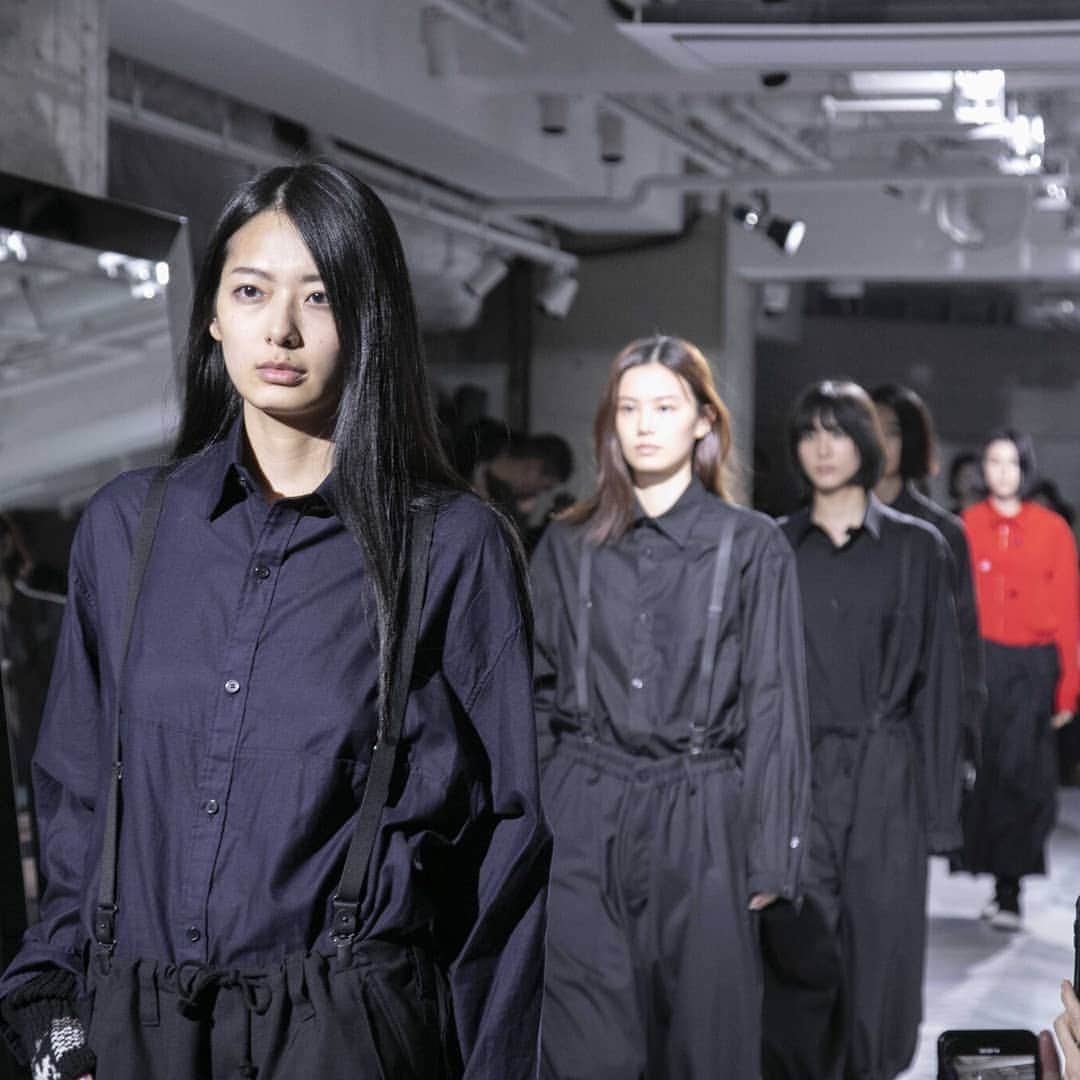 資生堂 さんのインスタグラム写真 - (資生堂 Instagram)「Y’s BANG ON!「ZENTHE」Fashion Show @ys_theofficial #ヨウジヤマモト #backstage #hair and #makeup  by @hirofumikera  @shiseido_hma #zenthe #model @miki_fujii.527 #tokyo #japan #omotesando  #fashion #runway #shiseidohma @shiseido @shiseidopro_official @shiseidopro_jpn  #shiseidoprofessional」5月30日 21時17分 - shiseido_hma