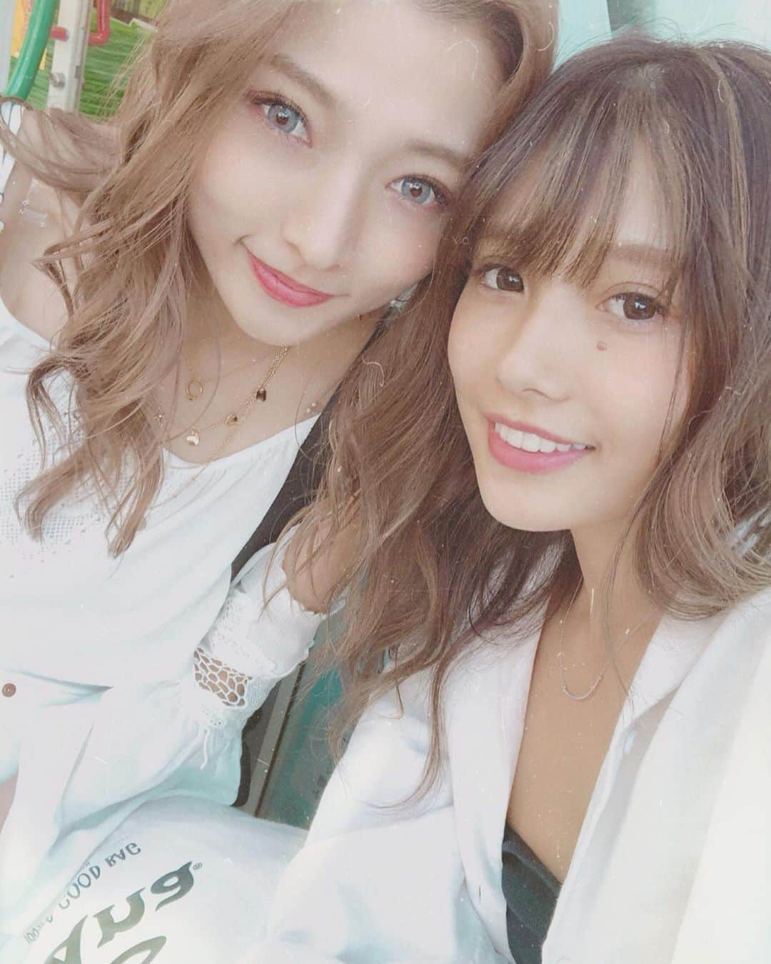 馬詰まほさんのインスタグラム写真 - (馬詰まほInstagram)「good day🌼 . 今日は午前中に渋谷で打ち合わせ終えて  @naruxx93 と下北で合流✌︎✌︎ . 色々話も出来て、古着屋巡りしていい時間🥰 楽しかった〜!!! またサラッとカフェ行こうね💕 . やっぱり、なるちゃんの顔だいすき❤︎ 次は湘南で待ってるよ👶🏽 . あ〜〜みんな〜新プロジェクトが動き出すかも!!! . 😏😏😏 . #❤︎❤︎❤︎」5月30日 21時35分 - mahorin.1993