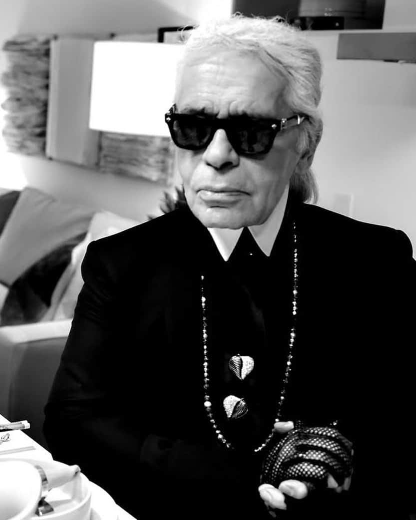 Vogue Italiaさんのインスタグラム写真 - (Vogue ItaliaInstagram)「Don’t miss every Thursday a new Podcast Experience: ‘Masters of Fashion: Karl Lagerfeld’ by #GiovanniMontanaro is now available via link in bio. #vogueitaliapodcast」5月30日 21時36分 - vogueitalia