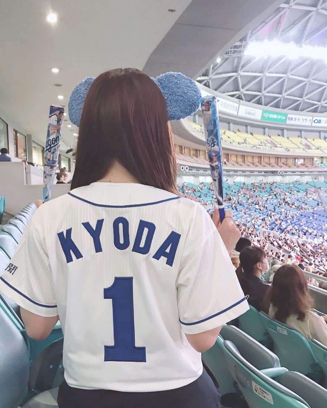 沢井里奈さんのインスタグラム写真 - (沢井里奈Instagram)「♡ . ベイスターズ戦⭐ @ ナゴヤドーム ⚾️💙✨ . 今日は悔しい結果でしたが、、 明日からの巨人戦は勝利を💪🏻💕💕 . . ゆりオンニと(@yuri85s )🌹🌸 . #dragons #nagoyadome #nagoya #baseball #instagood #instagramjapan #japanesegirl #girls #中日ドラゴンズ #中日 #ドラゴンズ #京田陽太 選手 #京田選手 #横浜戦 #ベイスターズ戦 #横浜ベイスターズ #ナゴヤドーム #ドアラ #野球 #野球観戦 #ガールズシリーズ #ドラゴンズ女子 #ユニフォーム #ユニフォーム女子 #さわー野球 #沢井里奈」5月30日 21時29分 - sawairina