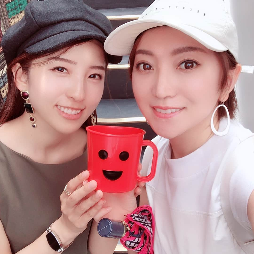 加藤綾菜さんのインスタグラム写真 - (加藤綾菜Instagram)「松井絵里奈ちゃんと😊✨ Qpotにお邪魔してきました‼️ お揃いのTシャツ買ったからまた載せます✨ 夜は友人と、ゆずのライブへ行ってきました❤️ #松井絵里奈 #仲良し #東京ドーム #また明日載せます📷💕」5月30日 21時32分 - katoayana0412