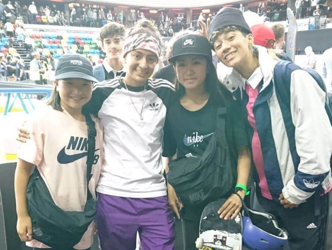 中山楓奈さんのインスタグラム写真 - (中山楓奈Instagram)「SLS WORLD TOUR 2019 LONDON 6位でした。 決勝は、緊張しすぎて半泣きでした。 良い経験をさせて頂き、ありがとうございました。 西川さん、早川さん、桑田さん大変お世話になりました。 ありがとうございました。 次は、フロントk決めたいです🙂 @momiji_nishiya830 @nanakafujisawa  @kaya_suika_isa @yumeka_oda_1030  のお陰で楽しい遠征になりました。 ありがとうございました。 #ムラサキスポーツイオンモール高岡店RIDER＃2019jrsfスケートボード強化指定選手#girlsskate#skateboard #skatebording #skater#skatelife #skate#sk8#sls」5月30日 21時32分 - funa_nakayama