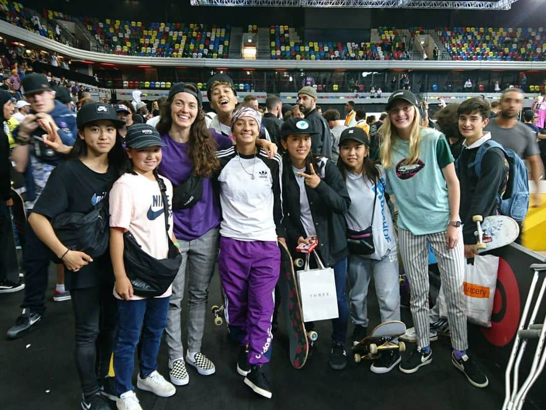 中山楓奈さんのインスタグラム写真 - (中山楓奈Instagram)「SLS WORLD TOUR 2019 LONDON 6位でした。 決勝は、緊張しすぎて半泣きでした。 良い経験をさせて頂き、ありがとうございました。 西川さん、早川さん、桑田さん大変お世話になりました。 ありがとうございました。 次は、フロントk決めたいです🙂 @momiji_nishiya830 @nanakafujisawa  @kaya_suika_isa @yumeka_oda_1030  のお陰で楽しい遠征になりました。 ありがとうございました。 #ムラサキスポーツイオンモール高岡店RIDER＃2019jrsfスケートボード強化指定選手#girlsskate#skateboard #skatebording #skater#skatelife #skate#sk8#sls」5月30日 21時32分 - funa_nakayama