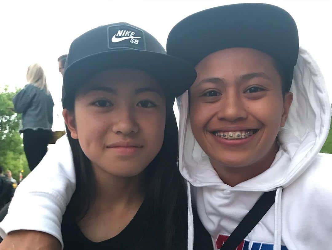 中山楓奈さんのインスタグラム写真 - (中山楓奈Instagram)「SLS WORLD TOUR 2019 LONDON 6位でした。 決勝は、緊張しすぎて半泣きでした。 良い経験をさせて頂き、ありがとうございました。 西川さん、早川さん、桑田さん大変お世話になりました。 ありがとうございました。 次は、フロントk決めたいです🙂 @momiji_nishiya830 @nanakafujisawa  @kaya_suika_isa @yumeka_oda_1030  のお陰で楽しい遠征になりました。 ありがとうございました。 #ムラサキスポーツイオンモール高岡店RIDER＃2019jrsfスケートボード強化指定選手#girlsskate#skateboard #skatebording #skater#skatelife #skate#sk8#sls」5月30日 21時32分 - funa_nakayama