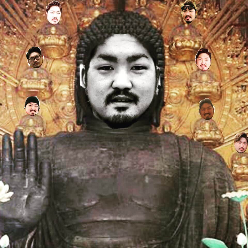 のインスタグラム：「明日はいよいよ親友が誕生日です。 皆さん北新地ROI ロアに行ってお祝いしてあげてください。 よろしくお願いします！！ いっぱいお酒飲んでると思いますけど！！ 僕も明日行くかも！👍👍 #だいちゃん#誕生日おめでとう＃北新地#ROI#大仏すぎ！ ほんまにおめでとう㊗️」