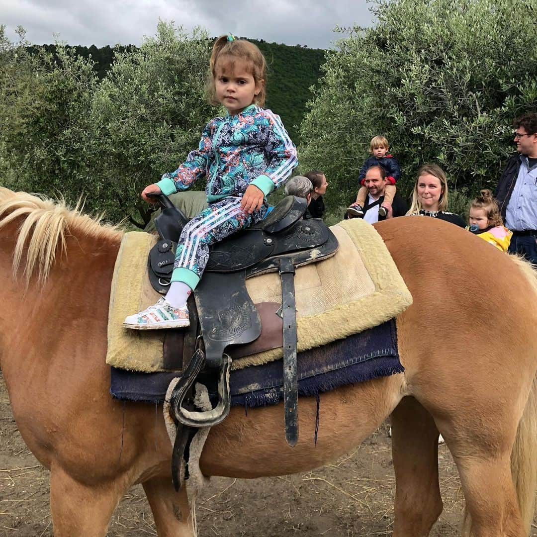 ケヴィン・ミララスさんのインスタグラム写真 - (ケヴィン・ミララスInstagram)「giorno in fattoria per la mia principessa 💜😍」5月30日 22時11分 - kmirallas11