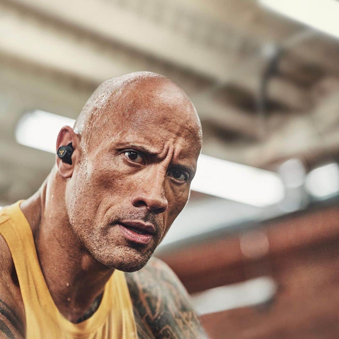 ドウェイン・ジョンソンさんのインスタグラム写真 - (ドウェイン・ジョンソンInstagram)「Comin’ in hot 🔥 AVAILABLE NOW.  My new @projectrock @underarmour True Wireless in-ear headphones takes your training and gains to the next level.  Engineered for the hardest workouts on the planet and highest quality of sound.  Like my fine tequila in your ear 🥃 Train hard. Stay strong.  LINK UP TOP 👆🏾」5月30日 22時06分 - therock