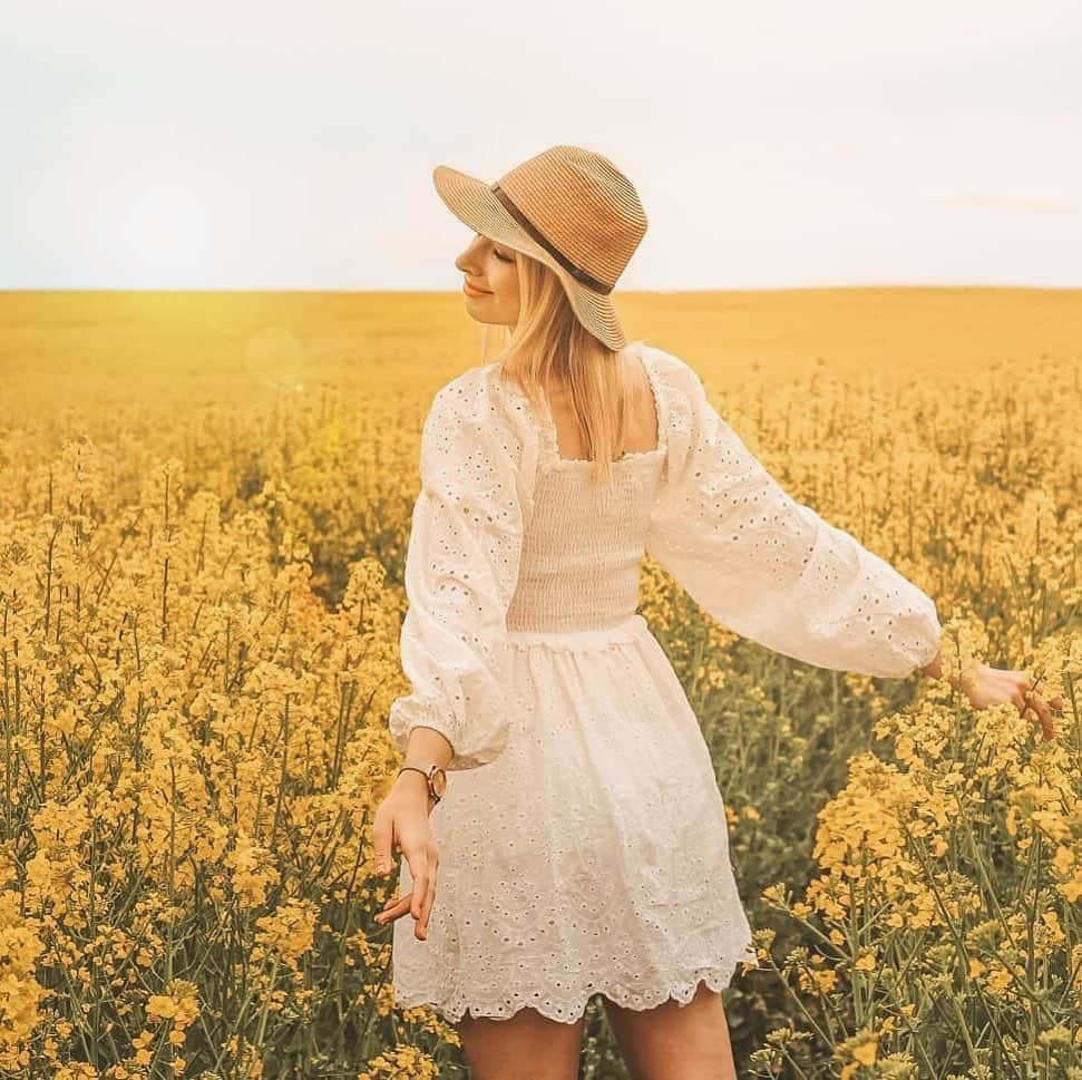 SHEINさんのインスタグラム写真 - (SHEINInstagram)「Soaking in the sun 🌞✨✨@czenekitti 🔍Search:698140 🔗Link in bio. #SHEIN #SHEINgals #SHEINstyle #embroidery #whitedress #summervibes」5月30日 22時15分 - sheinofficial