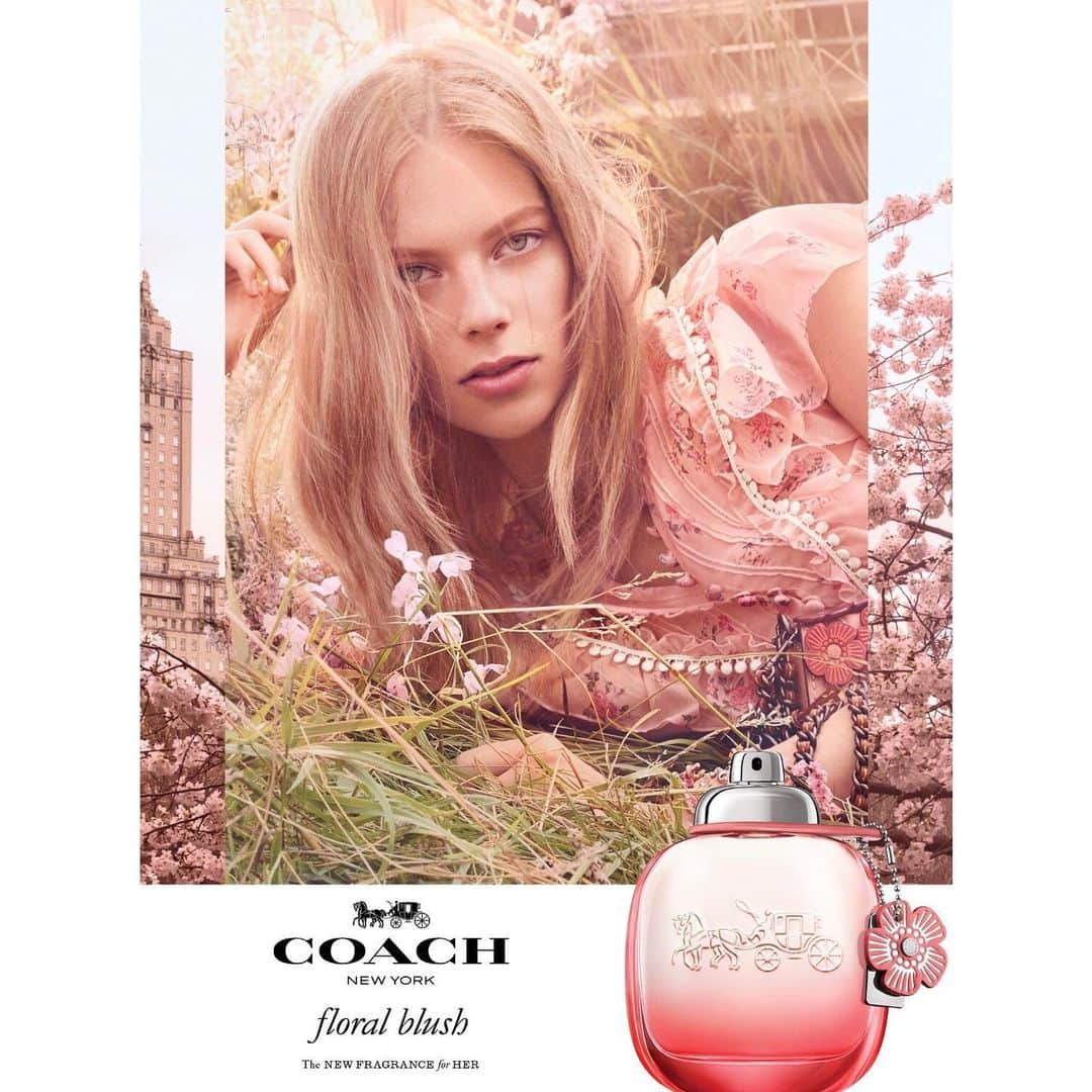 Lexi Bolingのインスタグラム：「It’s finally out!!! The new Coach floral blush fragrance 🌸  By the greatest Steven Meisel, Karl Templer, @stuartvevers @patmcgrathreal @guidopalau @ashleybrokaw  THANK YOU SO MUCH to everyone that made this dream happen! So much love to you all 💕💕」