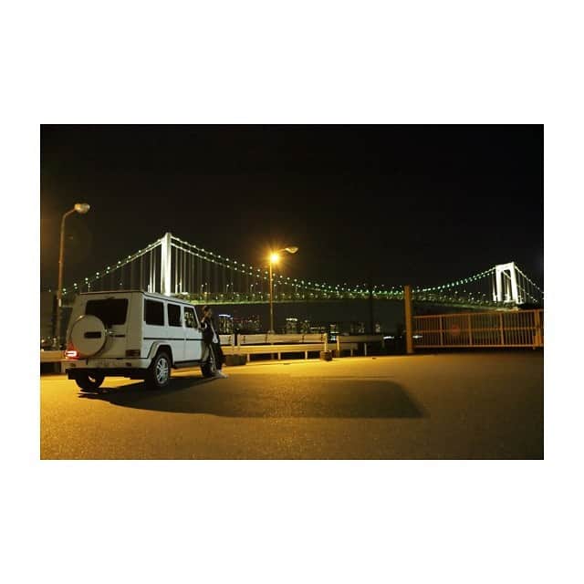 山本涼介さんのインスタグラム写真 - (山本涼介Instagram)「ベンツに乗って夜景を見る。 こういう生活してみてーーー！ #未だにペーパードライバー」5月30日 22時35分 - ryosuke_y_515