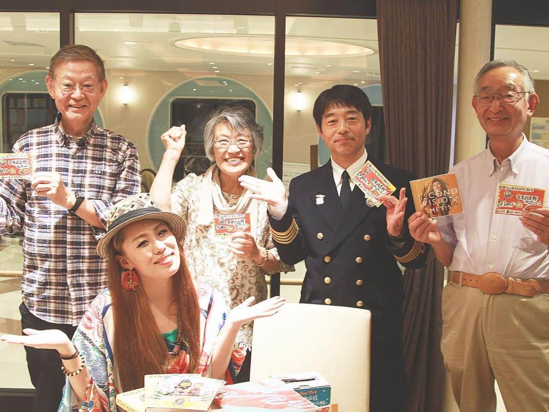 Metisさんのインスタグラム写真 - (MetisInstagram)「さぁ！夢チケット&武道館夢募金して頂いた皆さんをご紹介します。皆さんありがとうございます😊 豪華客船さんふらわぁライブ編🛳 スクロール☝️ Metis  #さんふらわあ #Metis#撮影#CRAY_G#北海道#フェリー#夢#武道館#夢チケット#happy」5月30日 22時38分 - metis_0328