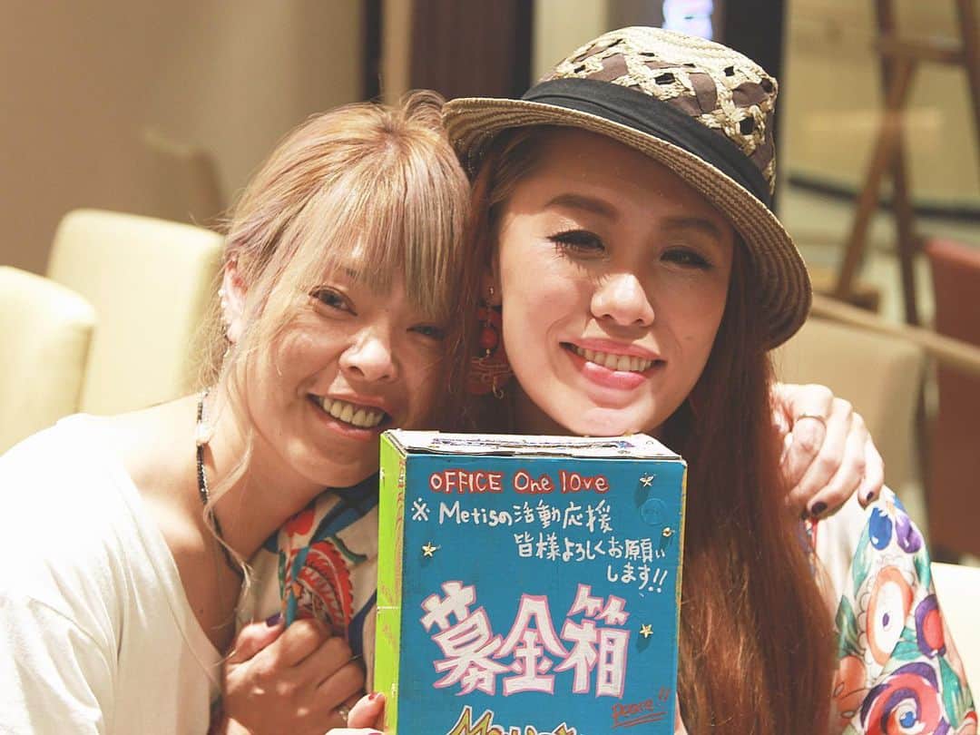 Metisさんのインスタグラム写真 - (MetisInstagram)「さぁ！夢チケット&武道館夢募金して頂いた皆さんをご紹介します。皆さんありがとうございます😊 豪華客船さんふらわぁライブ編🛳 スクロール☝️ Metis  #さんふらわあ #Metis#撮影#CRAY_G#北海道#フェリー#夢#武道館#夢チケット#happy」5月30日 22時38分 - metis_0328