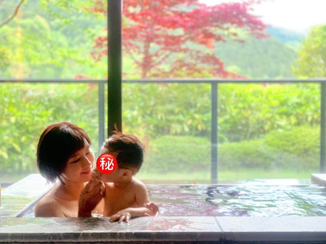 宮内知美さんのインスタグラム写真 - (宮内知美Instagram)「久しぶりの温泉旅行♨️ 慌ただしくものんびりした贅沢な時間でした。  #17m #男児 #やんちゃ #カメラマンは #れいなちゃん #楽しかったなぁ」5月30日 22時54分 - tomomi_miyauchi