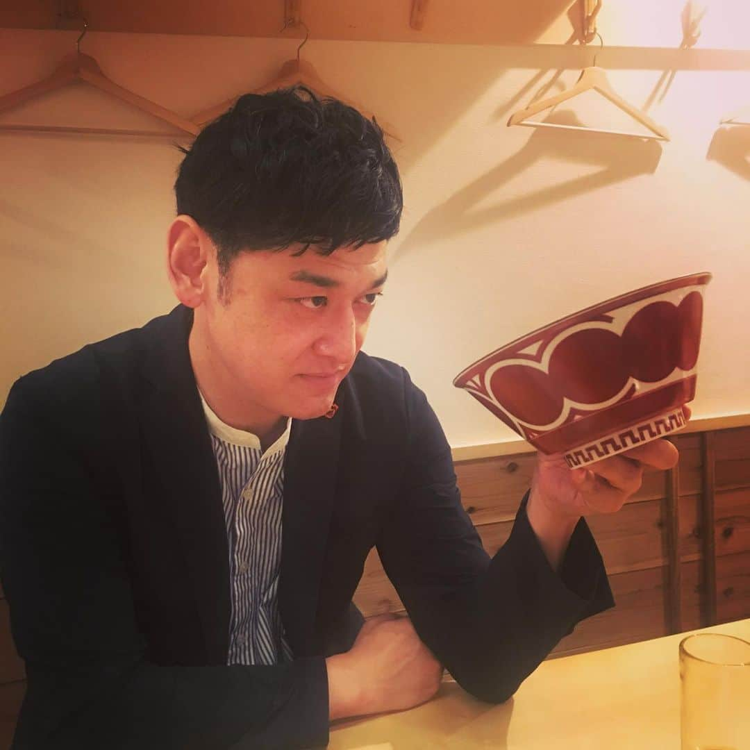 宮田麺児さんのインスタグラム写真 - (宮田麺児Instagram)「究極のラーメン鉢のチェック！！ ありがとう 弘大Z  #ラーメン#究極のラーメン鉢#波佐見焼#弘大Z」5月30日 22時49分 - miyatamenji