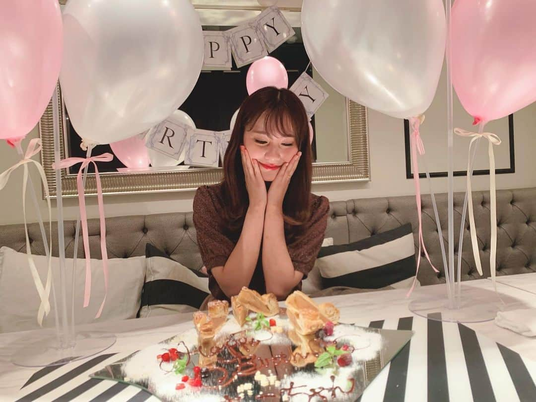 西野未姫さんのインスタグラム写真 - (西野未姫Instagram)「まこ❤️ 22歳！お誕生日おめでとう🎉 一緒にお祝いできて嬉しい💓 可愛くて女の子らしくて憧れる存在です✨ まこのお洋服楽しみ〜😍 素敵な1年になりますように😌⭐️」5月30日 22時55分 - nishinomiki_official