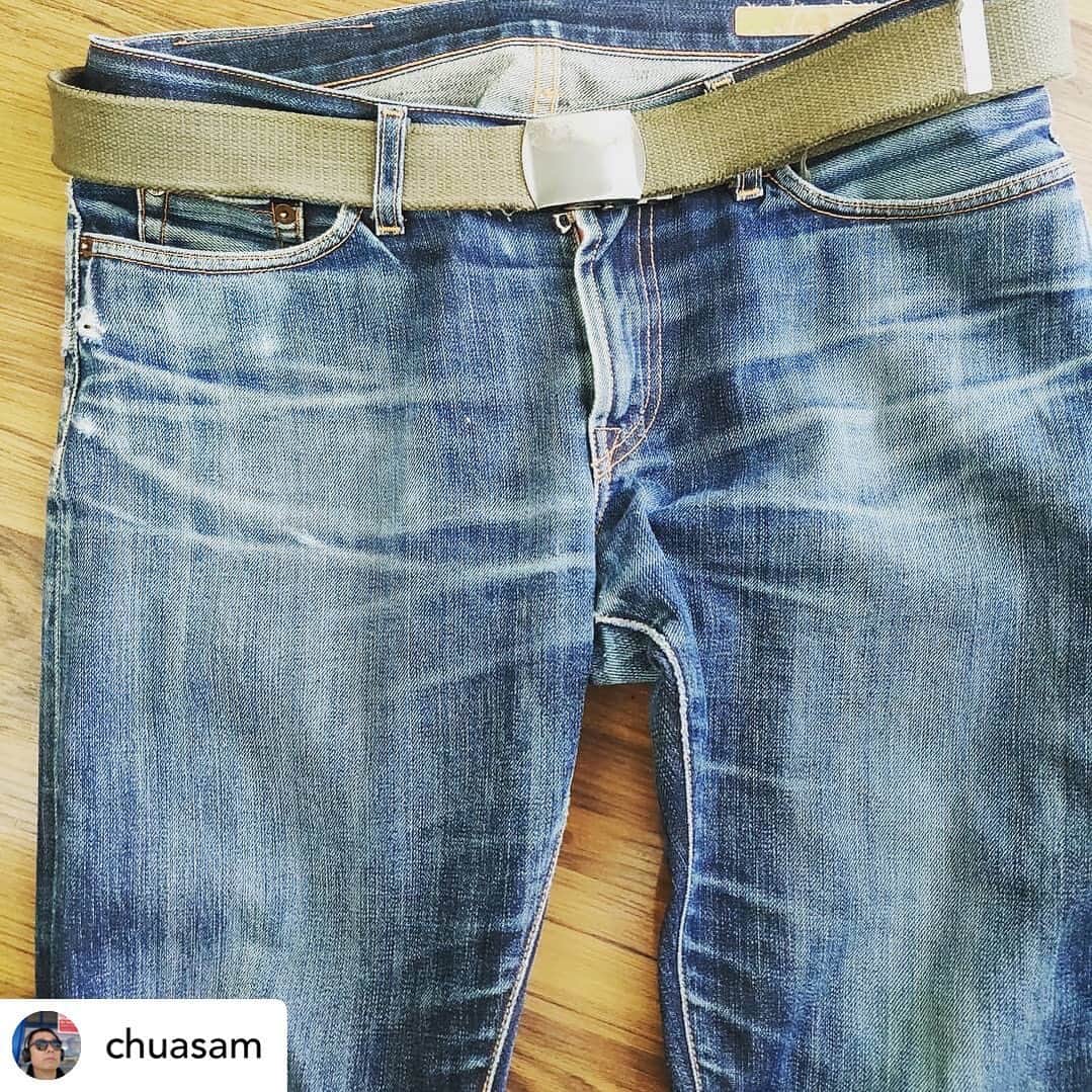 ジーンショップさんのインスタグラム写真 - (ジーンショップInstagram)「Well-worn! A great customer example of how our jeans can fade from raw. Posted @withrepost • @chuasam @jeanshop aged the hard way. You can even see I used to own an iPhone. None of the fake whiskers and honeycomb. #denimnerd #fadefriday #denimhead #wellworn #jeanshop #jeanshopnyc #selvedge #selvedgedenim #rawdenim #denimfades #indigo #mensstyle #jeans」5月30日 22時58分 - jeanshop