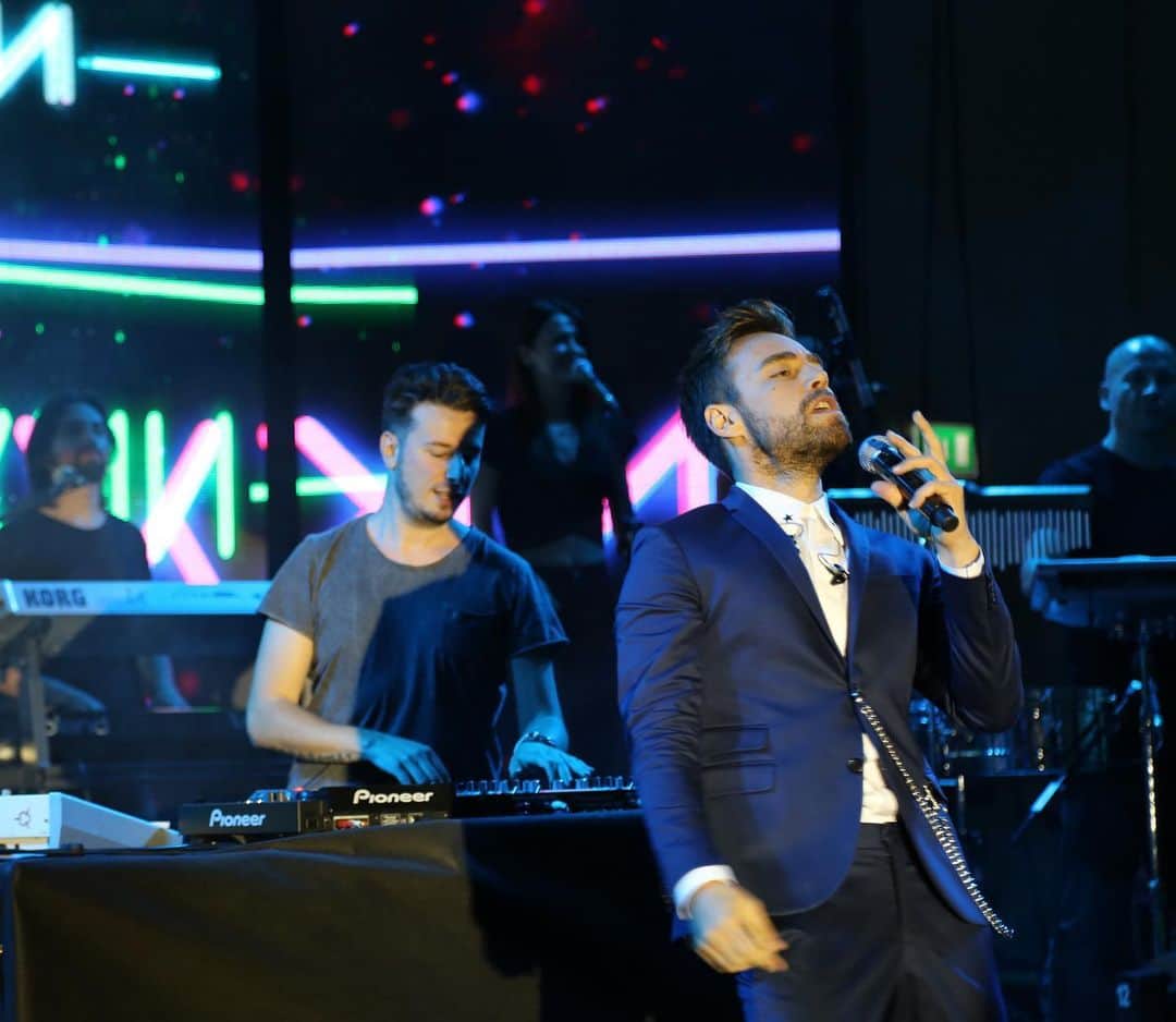 muratdalkilicのインスタグラム：「Bu da “40 yıl” klibinden kalmış :)」