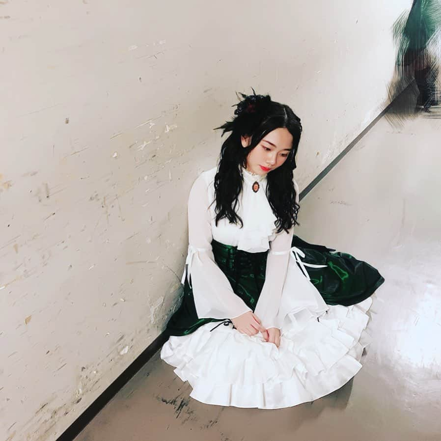 深井ねがいさんのインスタグラム写真 - (深井ねがいInstagram)「なんて銀河は明るいのだろうを  #SKE48炎の関東ツアー で 歌わせていただきました☺️ この衣装、じっくり観ると 凄く手が込んでいて 衣装さん凄いなぁって感心しました」5月30日 23時24分 - negai0116