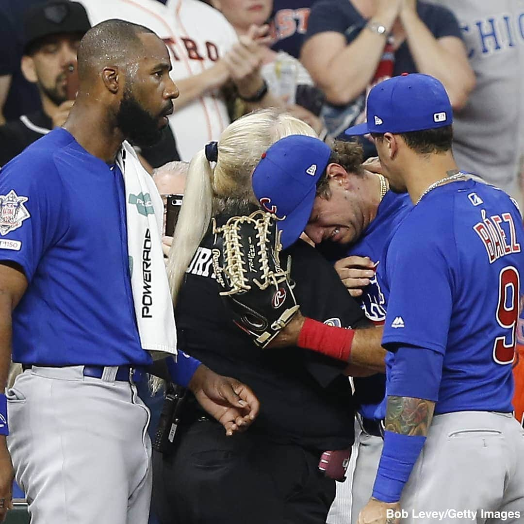 ABC Newsさんのインスタグラム写真 - (ABC NewsInstagram)「A child was struck by a line drive at the Chicago Cubs vs. Houston Astros game at Minute Maid Park on Wednesday night, bringing the Cubs player who hit the foul ball to tears. #baseball #astros #cubs #mlb」5月30日 23時26分 - abcnews