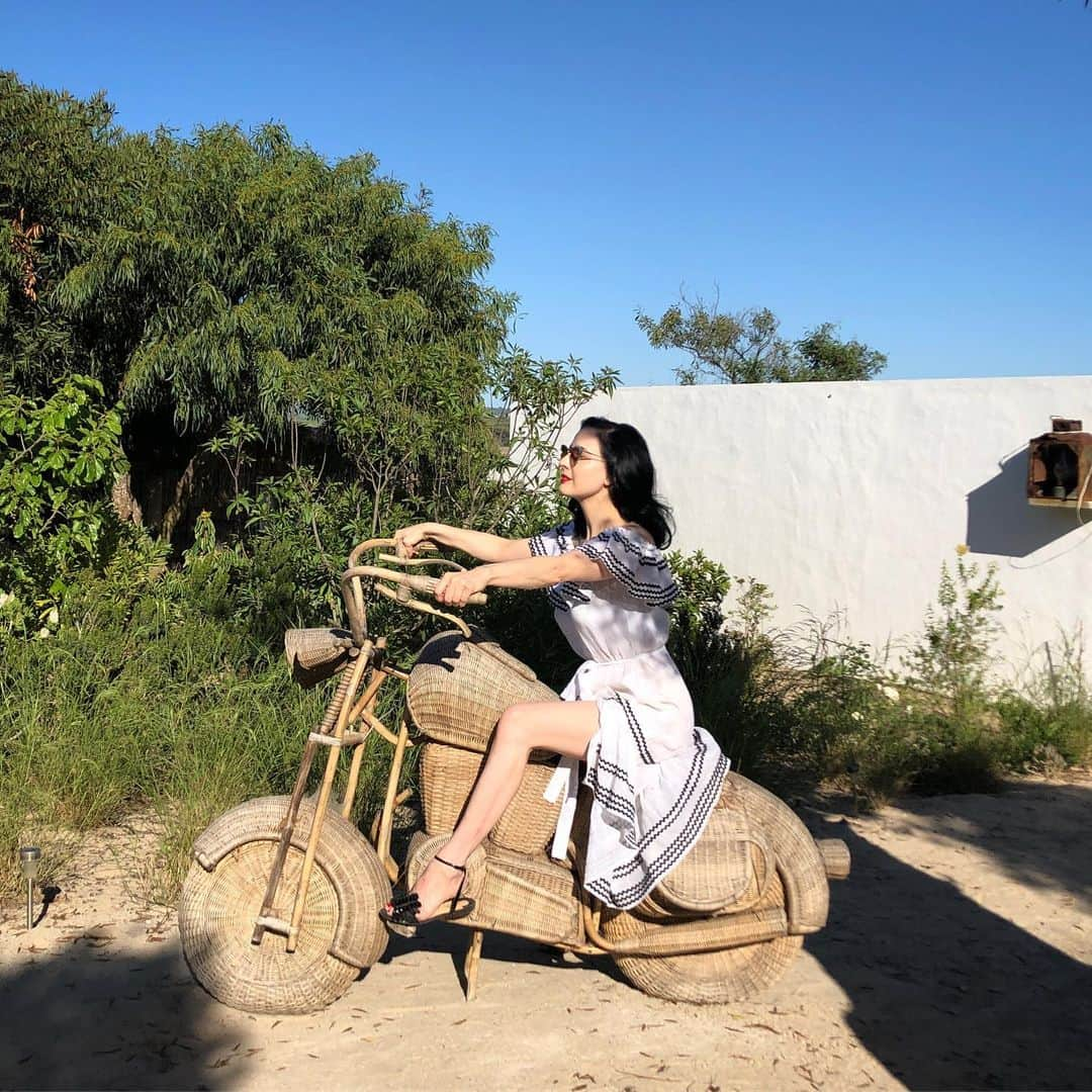 ディタ・フォン・ティースさんのインスタグラム写真 - (ディタ・フォン・ティースInstagram)「Just riding a #wicker motorcycle in Portugal. Christian #Louboutin collects the best stuff.」5月30日 23時33分 - ditavonteese