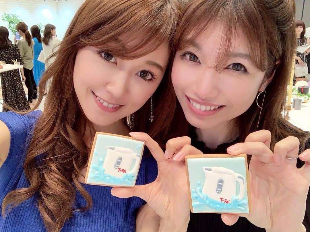 池田るりさんのインスタグラム写真 - (池田るりInstagram)「普段から愛用しているティファール @tfal_japan の新商品発表会へ @porcelarts_shioriel と行ってきました✨ . ティファールの商品が日本人の生活を考えた機能性・デザインになったそうで、これまで以上にラインナップが充実していました😍 . 特に気になったのがまるごと洗えちゃうケトル！ 清潔に保てるしこれはいい〜😍 . デザインケトルもスタイリッシュで素敵だったなぁ😊✨ . . #ティファール #洗えるティファール  #キッチンナイフもティファール  #PR #ティファールの新商品 #電気ケトル #丸洗いできるケトル #衣類スチーマー #アクセススチーム #衣類スチーマー #包丁 #キッチンナイフ」5月30日 23時33分 - ruri_ikeda