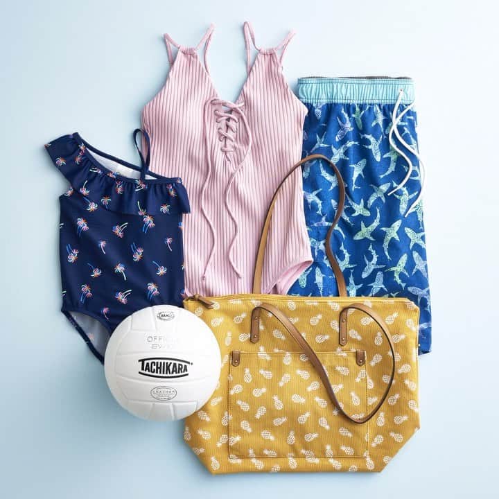 ロック&リパブリックのインスタグラム：「From swimming and playing to snacking and relaxing, having fun this summer starts with the right swimsuit. #Kohls」