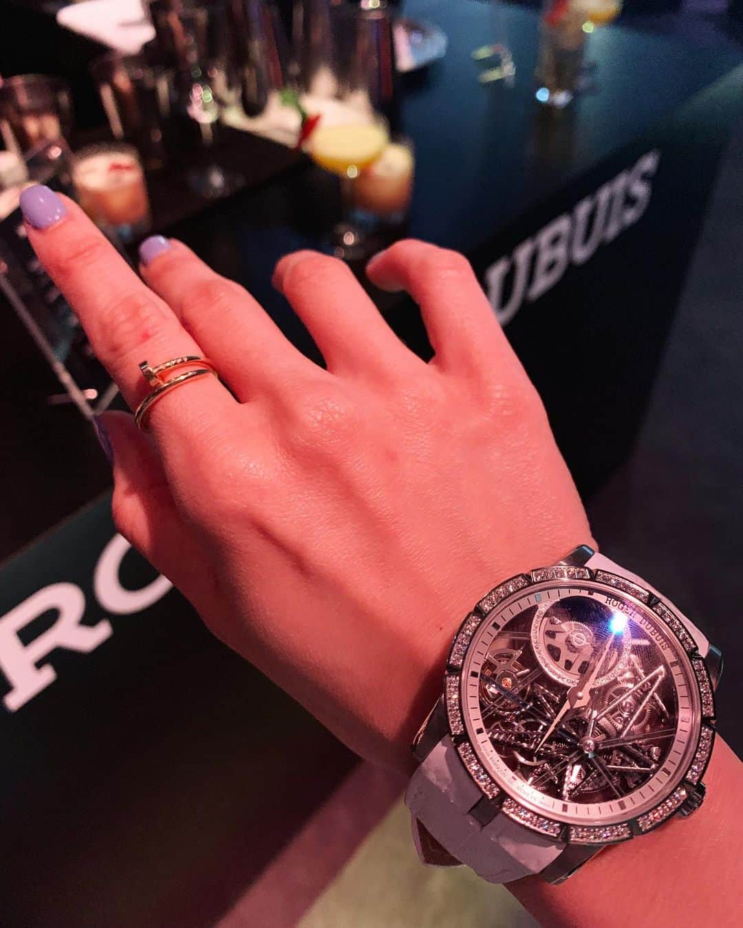 島袋聖南さんのインスタグラム写真 - (島袋聖南Instagram)「@roger_dubuis 新作発表レセプションパーティーに参加してきたよ✨✨ ロジェ・デュブイの社長さんとムービー撮影でまさかの即興ダンス😂 The昭和ダンス笑。酷すぎ😅😅」5月30日 23時53分 - seina4444