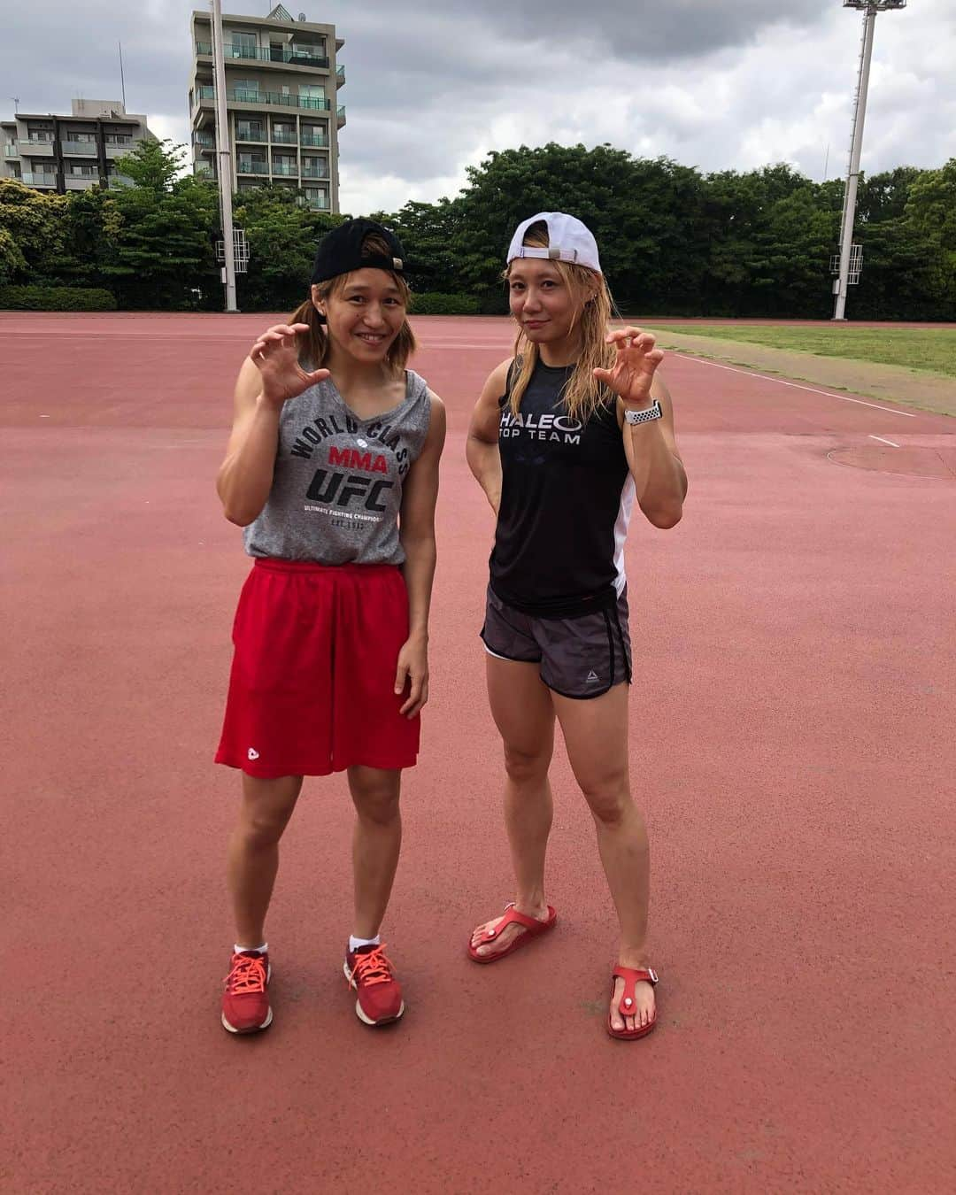 朱里さんのインスタグラム写真 - (朱里Instagram)「running💨  #running #run #arena #yoyogi #run #jogging #runninggirl #pokemon #cap #capgirl #friends #mma #wmma #ufc #rizin #deepjewels #musclegirl #stretch #stretching #morning #ランニング #ランニング女子 #ジョギング #代々木 #国立競技場  #ストレッチ #ポケモン #ゲットだぜ #的な #写真」5月31日 10時46分 - syuri_official