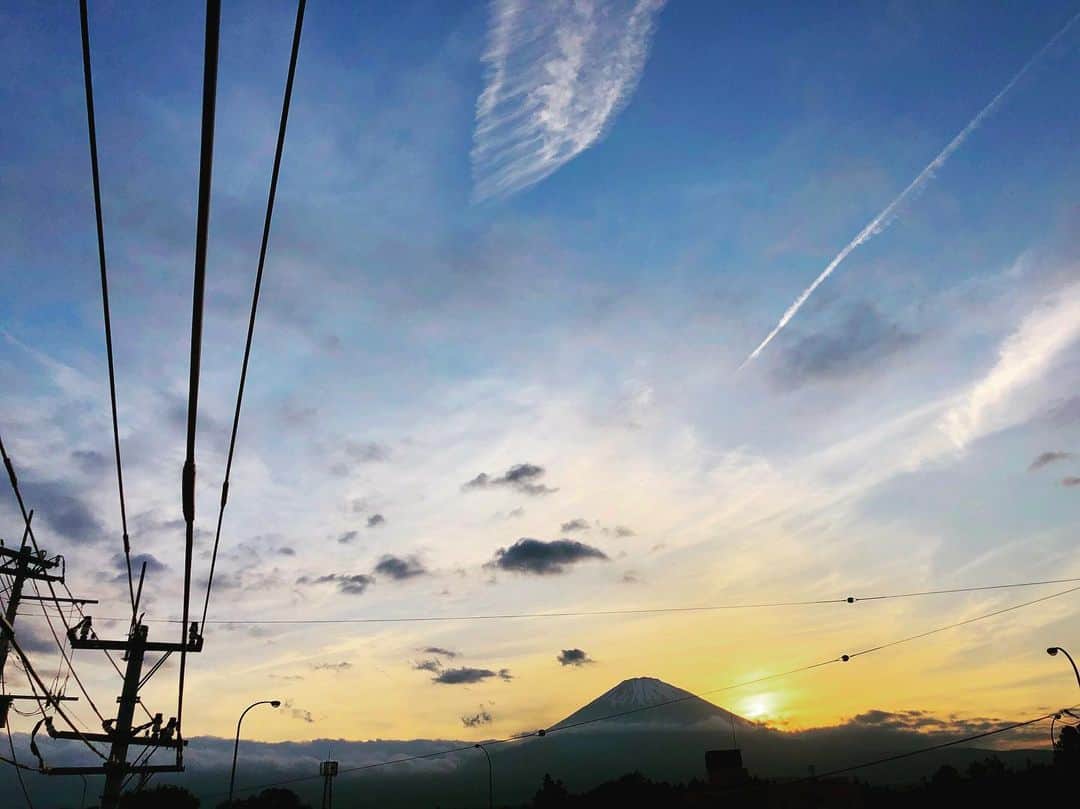 ポール・ソリアーノのインスタグラム：「@allnipponairways_official #MtFuji」