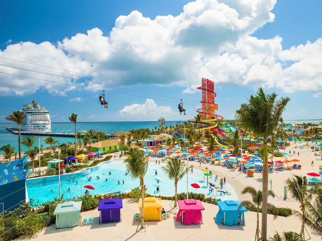 ハイメ・カミールさんのインスタグラム写真 - (ハイメ・カミールInstagram)「A friend of mine sent me these images of @royalcaribbean’s private island 😱🥳🌴 I can’t wait to take my family to spend a #perfectdayatcococay 🙌🏼🎉 #notanad #truetalk 🌊🛳😍 / Una amiga me mandó estas imágenes de la nueva isla privada de #royalcaribbean y la netita muero de ganas de llevar a la familia a #cococay #noesanuncio #eslaneta」5月31日 9時29分 - jaimecamil