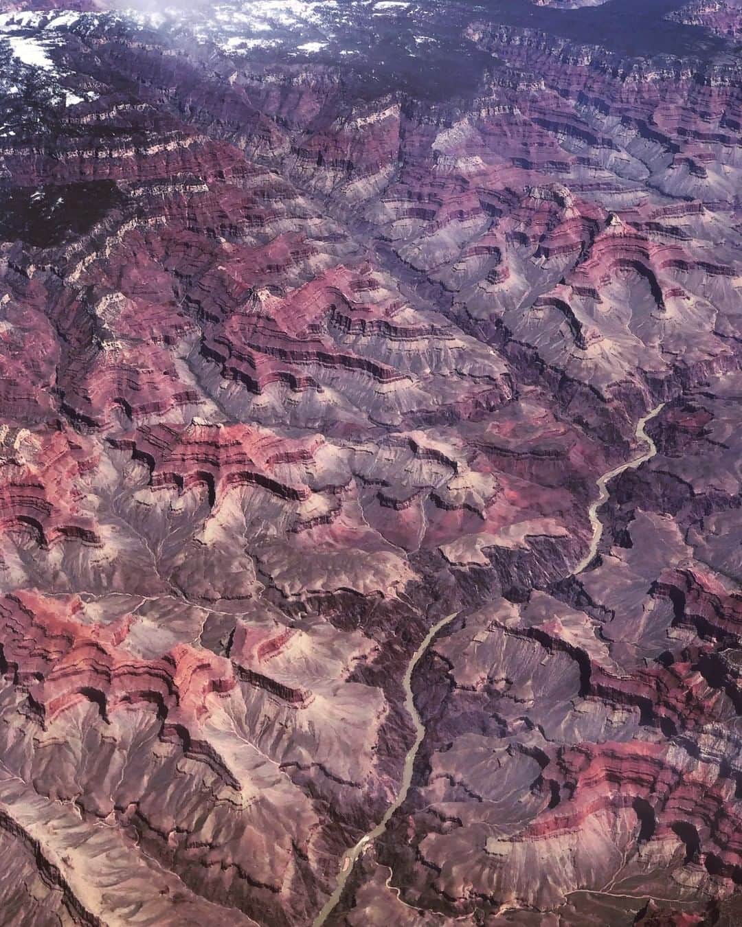 ナショナルジオグラフィックさんのインスタグラム写真 - (ナショナルジオグラフィックInstagram)「Photo by Daniella Zalcman @dzalcman | Somewhere up above the Grand Canyon. (Sometimes, a commercial flight path works out in your favor...)」5月31日 9時33分 - natgeo