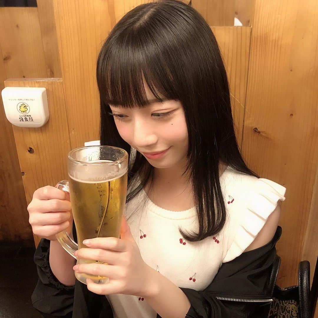 七沢みあさんのインスタグラム写真 - (七沢みあInstagram)「おはようございます🌟 昨夜ちょっと飲みすぎて軽く二日酔いですが寝坊せず無事に起きれました(◜௰◝)えらい(◜௰◝) 今日も1日一緒に頑張ろうね～💓 #七沢みあ #七沢美亚 #カプセルエージェンシー #av女優 #ムーディーズ専属  #おはようございます #二日酔い」5月31日 9時42分 - mia.nanasawa