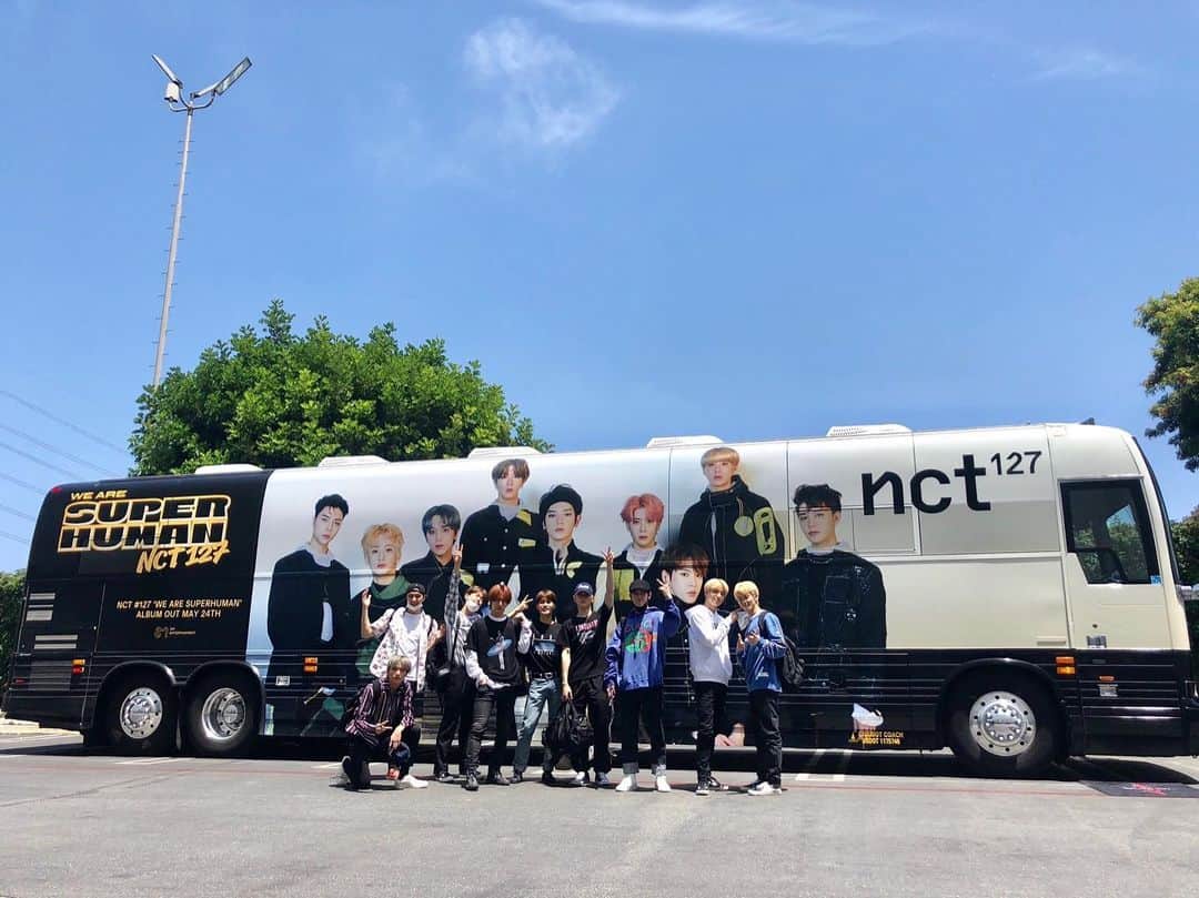 NCT 127さんのインスタグラム写真 - (NCT 127Instagram)「LA! Long time no see haha and we have a new SUPERHUMAN tour bus!!! 🤩✊ Can’t wait to see all of our NCTzens this weekend 💚  #NCT127 〖 #SUPERHUMAN 〗 #WE_ARE_SUPERHUMAN #NCT127_SUPERHUMAN」5月31日 9時55分 - nct127