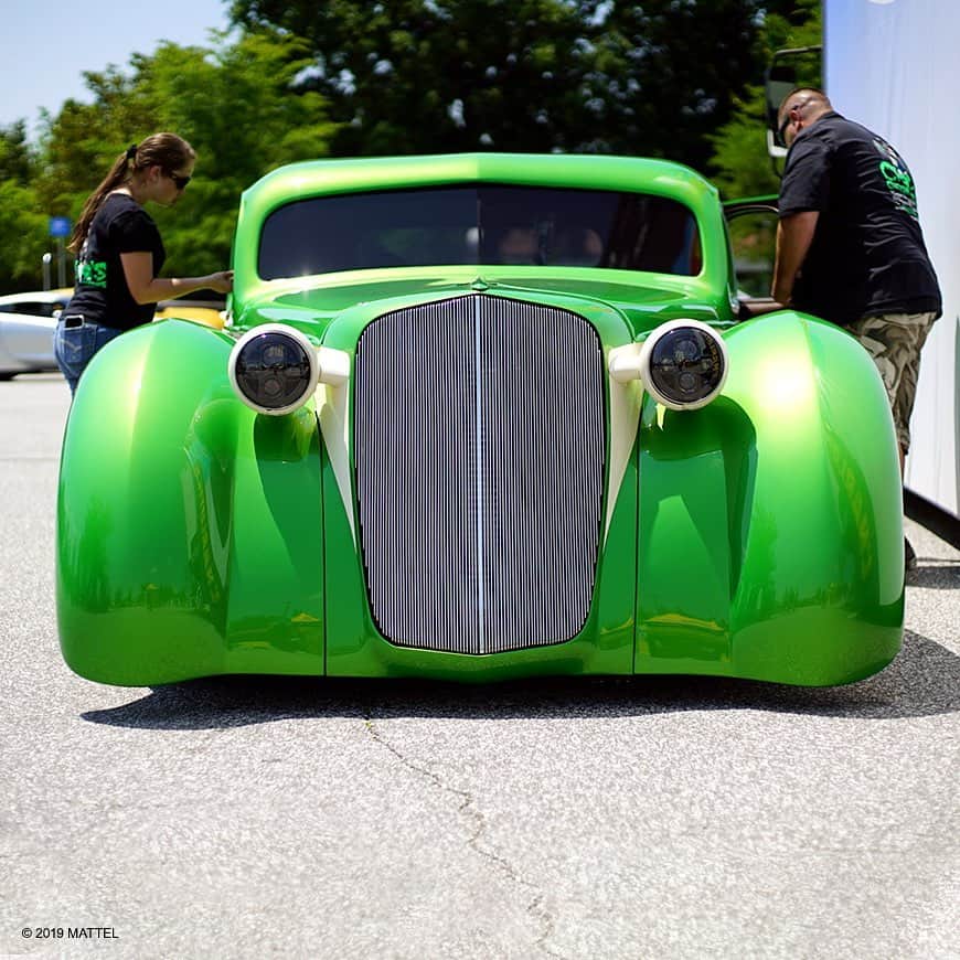 Hot Wheelsさんのインスタグラム写真 - (Hot WheelsInstagram)「Chad Martin is a true designer, fabricator and artist. So it’s no surprise that his ‘36 Chevy one-off custom truck—called “Brutally Sexy”, was named the Charlotte #HotWheelsLegends stop winner! What started off as a sketch on paper and a ’36 Chevy Sedan, has become the build we see today. From the all-metal welding to the one-of-a-kind shape, to the custom “Green Dream” paint job, Chad’s legendary ride checks off all the criteria we’re looking for: ✅ Authenticity ✅ Creativity ✅ Garage Spirit. Epic build, Chad! We’ll see you at SEMA.  Swipe for a detailed look at this bad boy! . . . . #charlotte #hotwheels #hotwheelslegendstour #chevy #customtrucks #carsofinstagram」5月31日 10時01分 - hotwheelsofficial