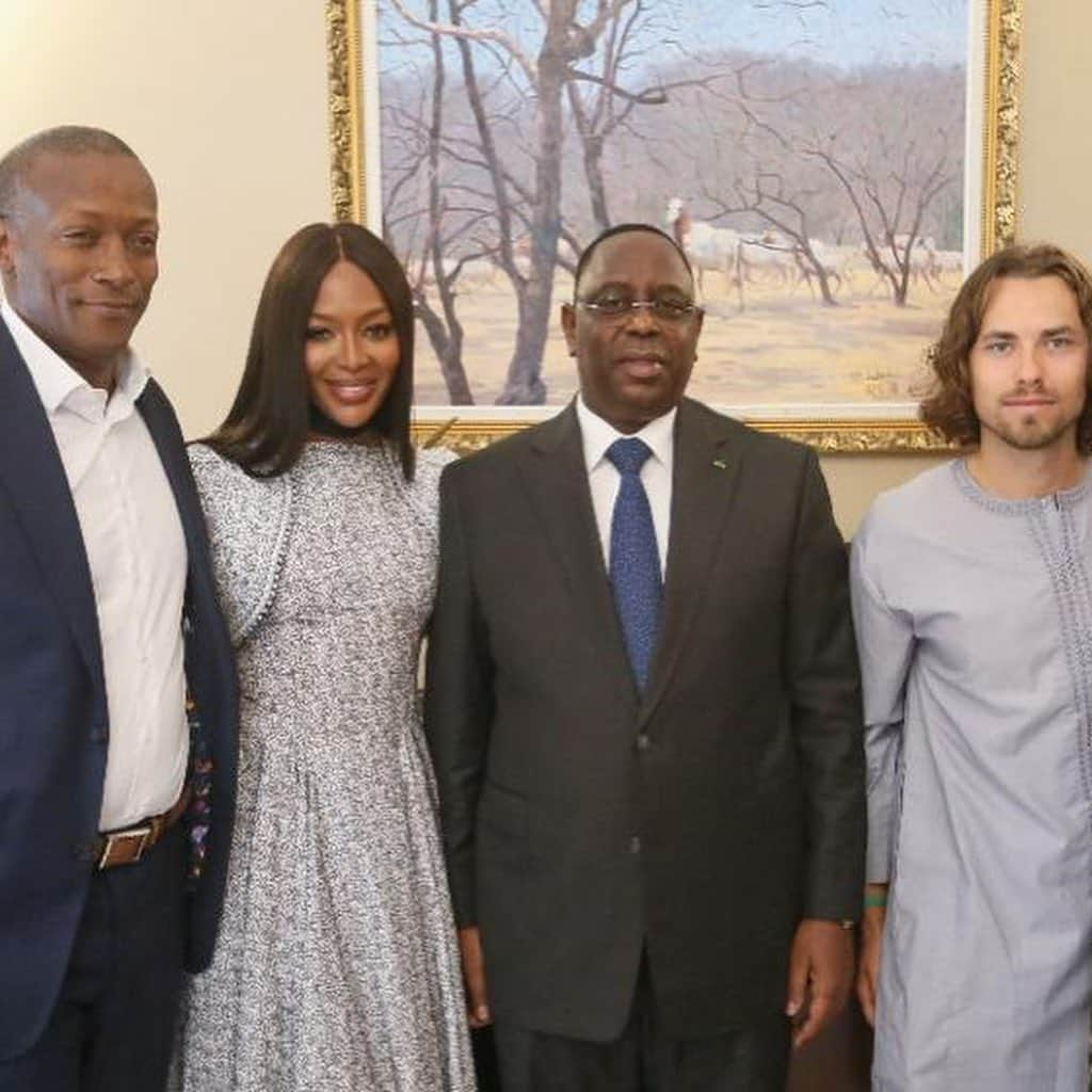 ナオミ・キャンベルさんのインスタグラム写真 - (ナオミ・キャンベルInstagram)「Thank you President @macky_sall for having me ! It was an honor to meet you and visit your country 🙏🏾 I have fallen in love with Senegal 🇸🇳♥️ #NAOMIAFRICA」5月31日 10時04分 - naomi