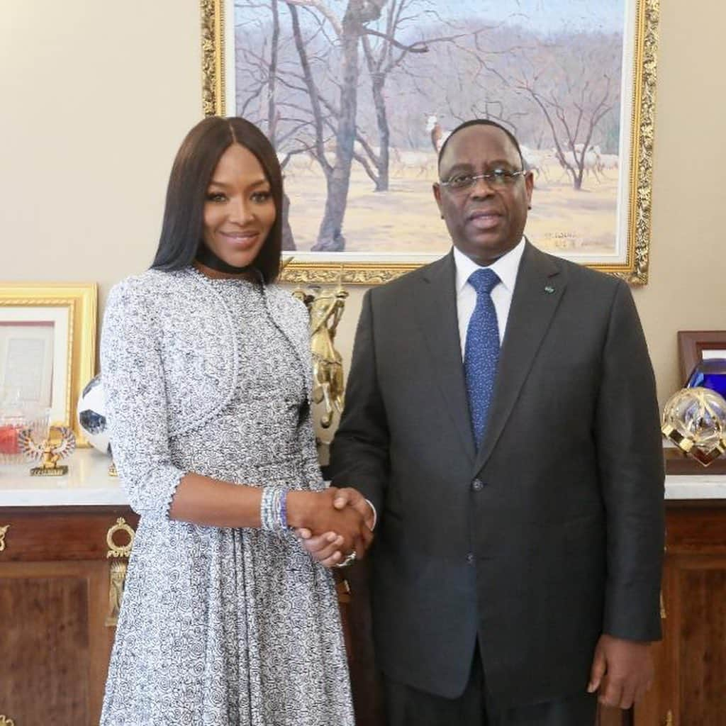 ナオミ・キャンベルさんのインスタグラム写真 - (ナオミ・キャンベルInstagram)「Thank you President @macky_sall for having me ! It was an honor to meet you and visit your country 🙏🏾 I have fallen in love with Senegal 🇸🇳♥️ #NAOMIAFRICA」5月31日 10時04分 - naomi