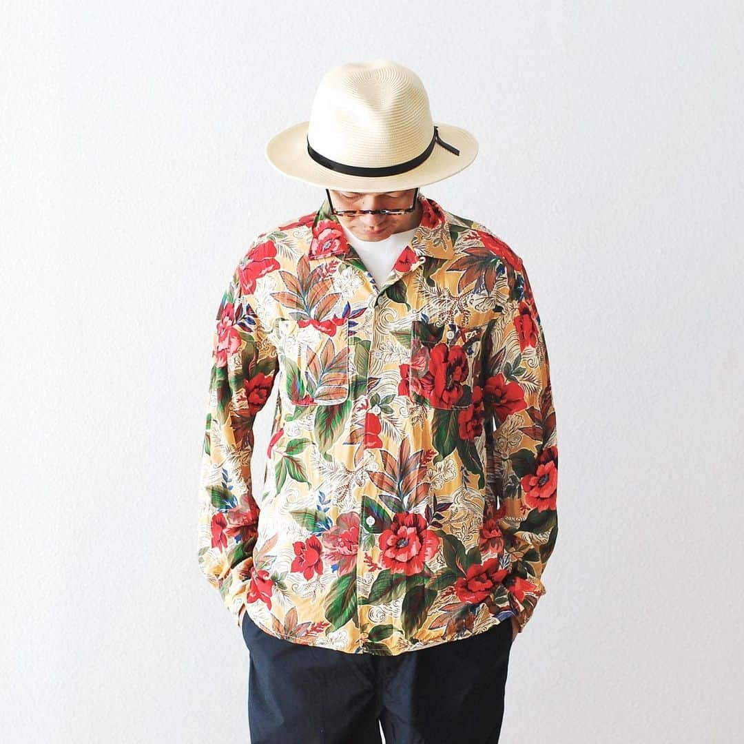 wonder_mountain_irieさんのインスタグラム写真 - (wonder_mountain_irieInstagram)「_ Engineered Garments / エンジニアードガーメンツ "Classic Shirt - Hawaiian Rayon Floral -" ￥33,480- _ 〈online store / @digital_mountain〉 http://www.digital-mountain.net/shopdetail/000000009339/ _ 【オンラインストア#DigitalMountain へのご注文】 *24時間受付 *15時までのご注文で即日発送 *1万円以上ご購入で送料無料 tel：084-973-8204 _ We can send your order overseas. Accepted payment method is by PayPal or credit card only. (AMEX is not accepted)  Ordering procedure details can be found here. >>http://www.digital-mountain.net/html/page56.html _ 本店：#WonderMountain  blog>> http://wm.digital-mountain.info/ _ #NEPENTHES #EngineeredGarments #ネペンテス #エンジニアードガーメンツ _ 〒720-0044 広島県福山市笠岡町4-18 JR 「#福山駅」より徒歩10分 (12:00 - 19:00 水曜定休) #ワンダーマウンテン #japan #hiroshima #福山 #福山市 #尾道 #倉敷 #鞆の浦 近く _ 系列店：@hacbywondermountain _」5月31日 10時09分 - wonder_mountain_