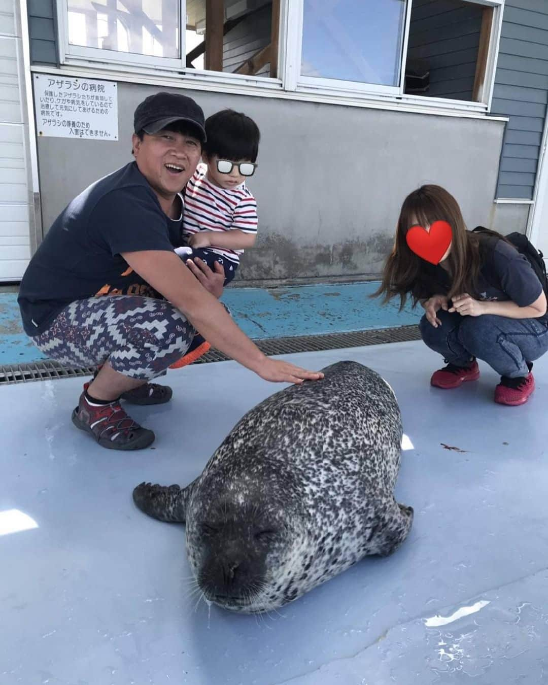 スギちゃんさんのインスタグラム写真 - (スギちゃんInstagram)「‪北海道の自然を満喫したぜぇ^_^‬ ‪#カニの爪🦀‬ ‪#紋別アザラシシーパラダイス‬ ＃紋別」5月31日 10時34分 - wild__sugichan